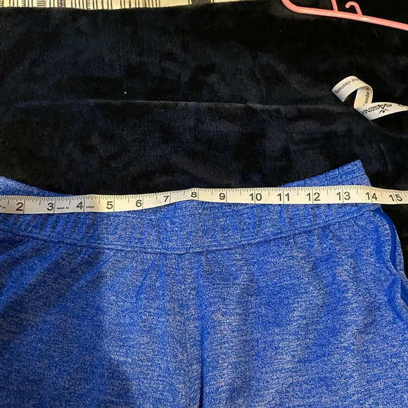 Under Armour Shorts - Picture 6 of 7
